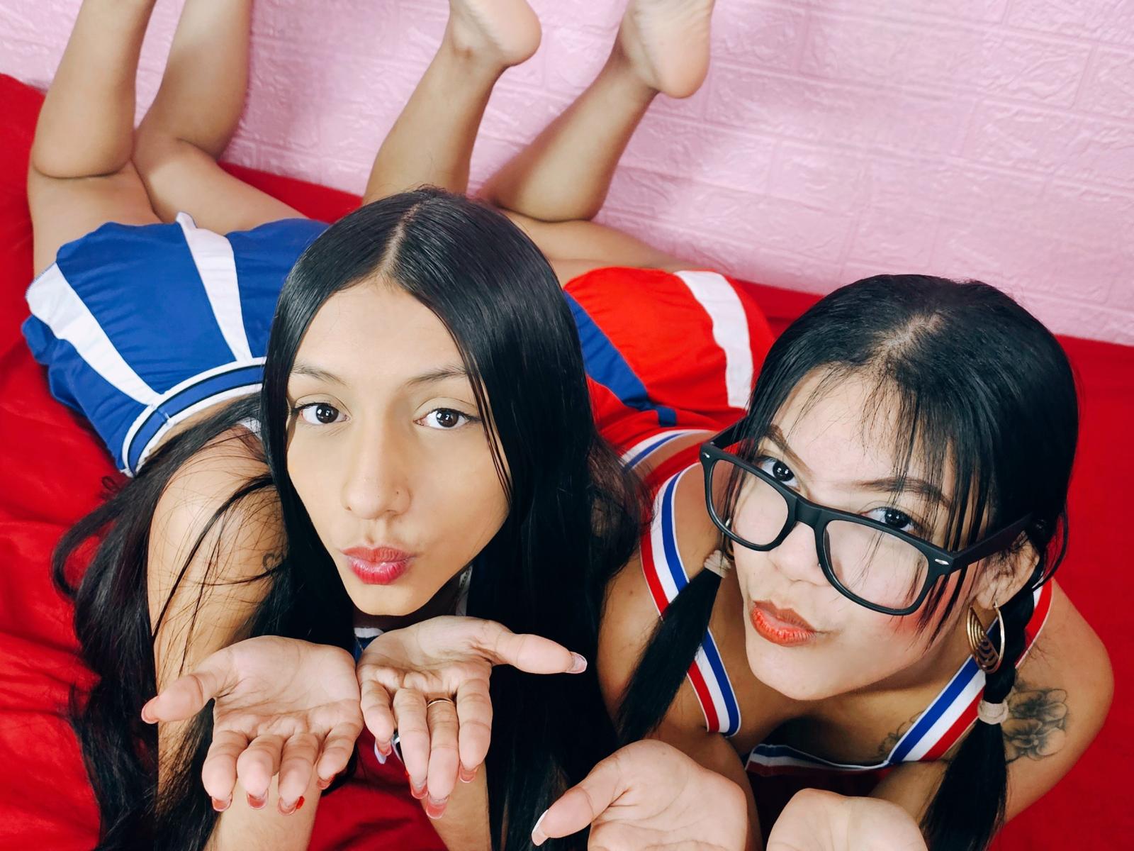 MaliaAndAntonella - Live sex cam - 25827417