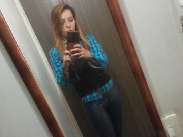 ArtemisFlyve - Live sex cam - 25827581