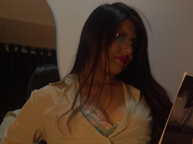 ChloeBeaumonth - Sexe cam en vivo - 25827849