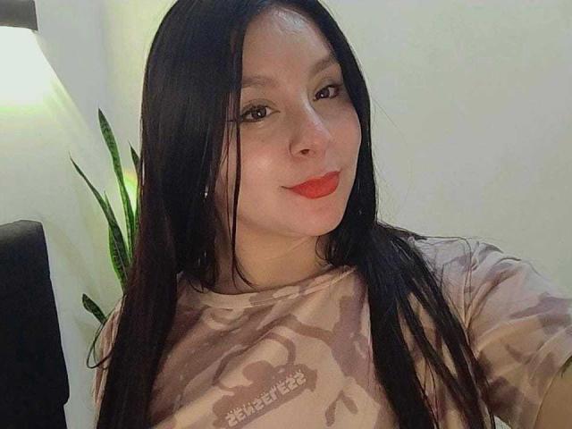 EmaJames - Live sex cam - 25830693