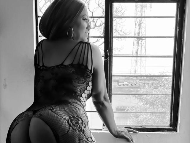 SarahJonesX - Sexe cam en vivo - 25831037