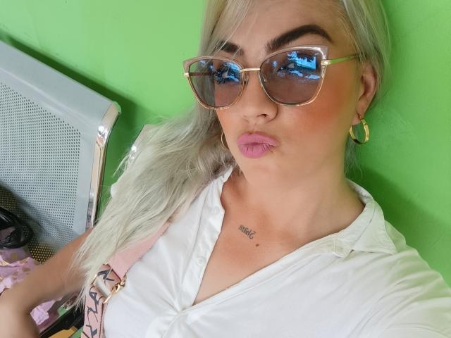 KarlaZoe - Live porn &amp; sex cam - 25831801
