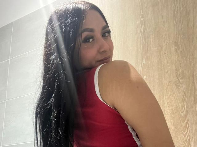 SofiaJames - Live porn &amp; sex cam - 25839497