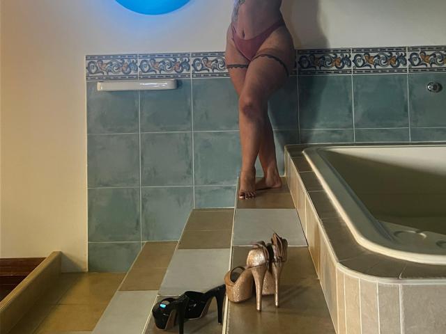 NaomyHott69 - Live porn &amp; sex cam - 25851861