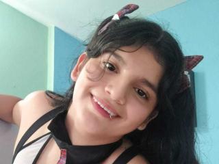 AlinaFoxyLina - Live porn &amp; sex cam - 25856493