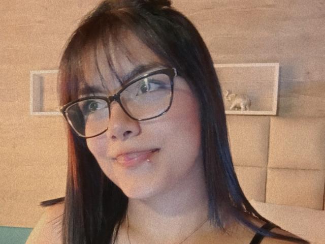 EmilyRobeerts - Live sex cam - 25864653