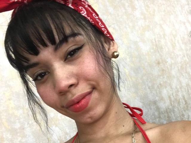 EmaGarces - Live porn &amp; sex cam - 25869589