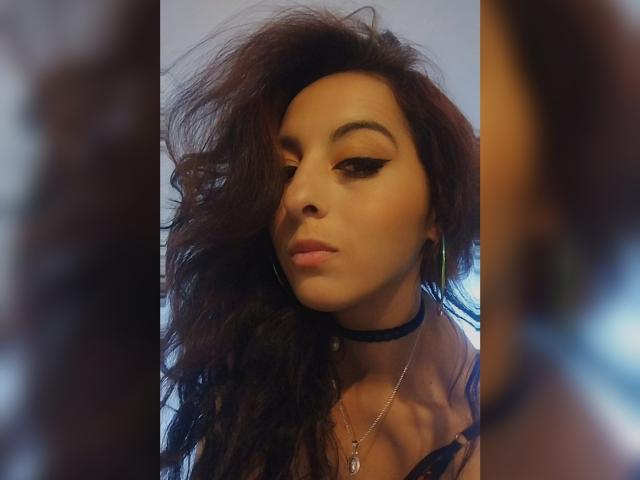 SelennaTylor - Sexe cam en vivo - 25875477