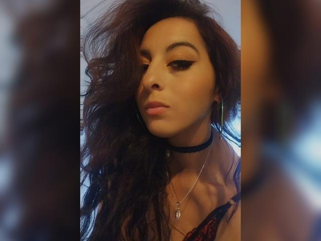 SelennaTylor - Élő pornó és szexkamera - 25875805