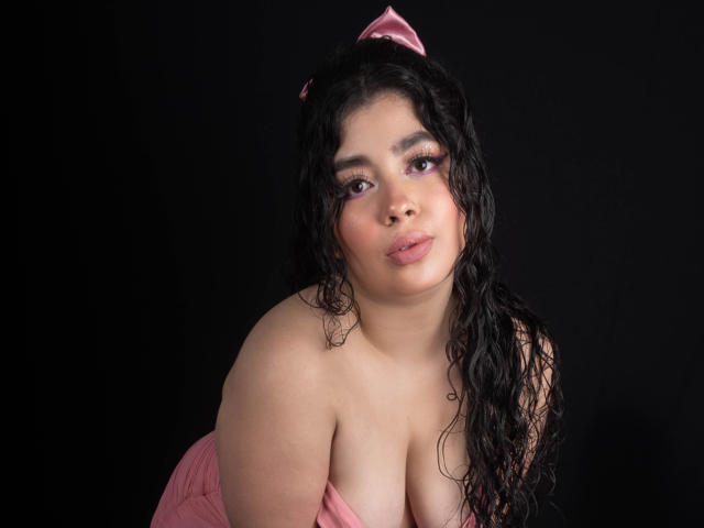 AgathaLynx - Live Sex Cam - 25879185