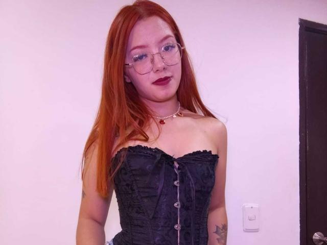 EmmaThomsonn - Live porn &amp; sex cam - 25882501