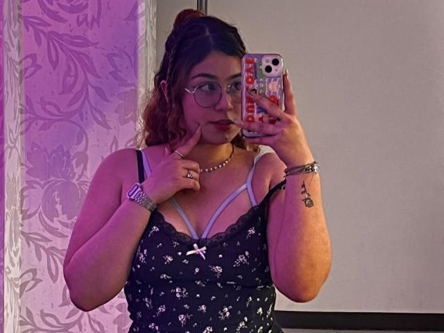 AdelaTaylor - Live porn &amp; sex cam - 25883237