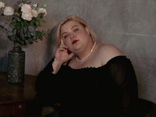 Voir la fiche détaillée de EllaBigBabe