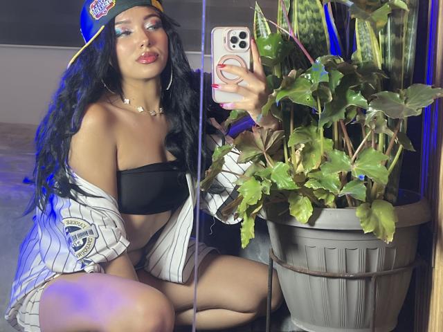 LillyTaylor - Live Sex Cam - 25891037