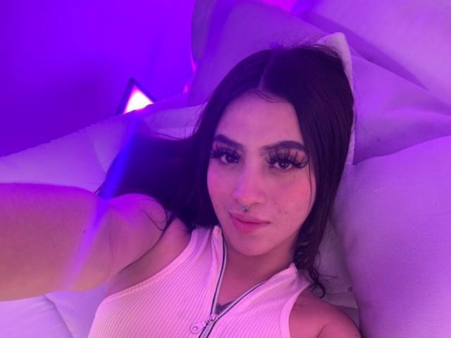 NaireaBeaumont - Live porn &amp; sex cam - 25901017