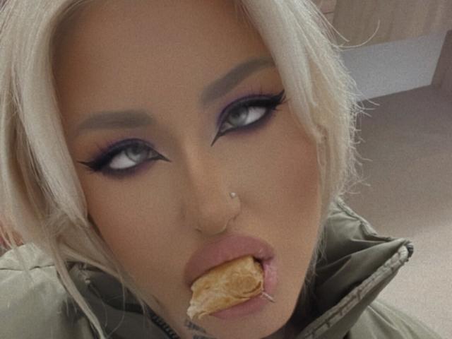 SinnersMuse - Live porn &amp; sex cam - 25907221