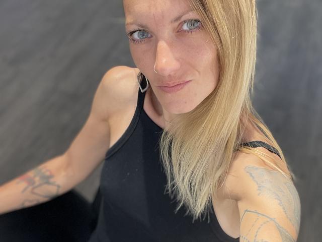 DaneeSoHot - Camera khiêu dâm &amp; quyến rũ trực tiếp - 25908789