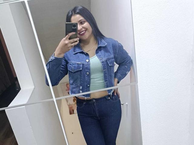 CharlotteSilvie - Live Sex Cam - 25924901