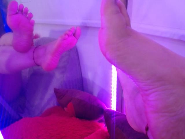 LindaSophieX - Live Sex Cam - 25925105