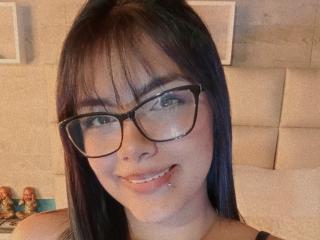 EmilyRobeerts - Live porn &amp; sex cam - 25928325