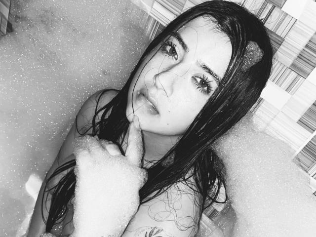 CharlotteAristizabal - Porno na żywo i seks kamera - 25937549