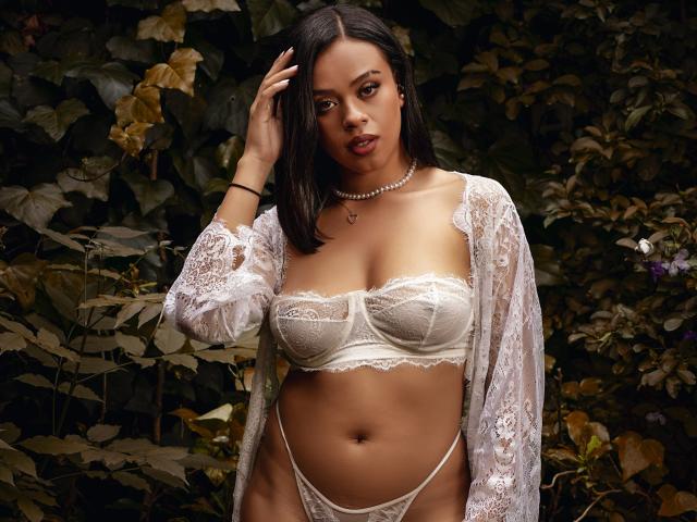 LiaHilton - Élő pornó és szexkamera - 25944577