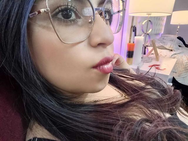 CharlotteSilvie - Live porn &amp; sex cam - 25945053