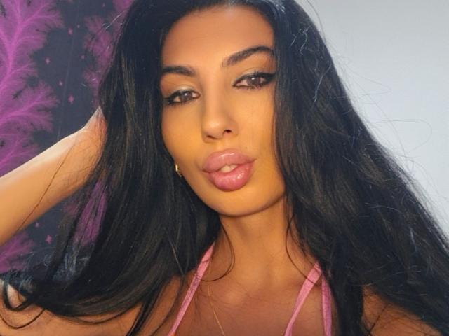 BrunetteBabe69 - Live Sex Cam - 25947869