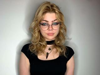 ZoeCharming - Live porn &amp; sex cam - 25952325