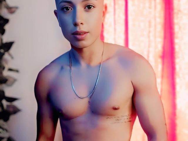 DamianLove69 - Live sex cam - 25978589