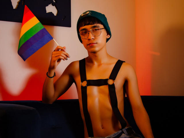 ThaylerJones - Live porn &amp; sex cam - 25983073