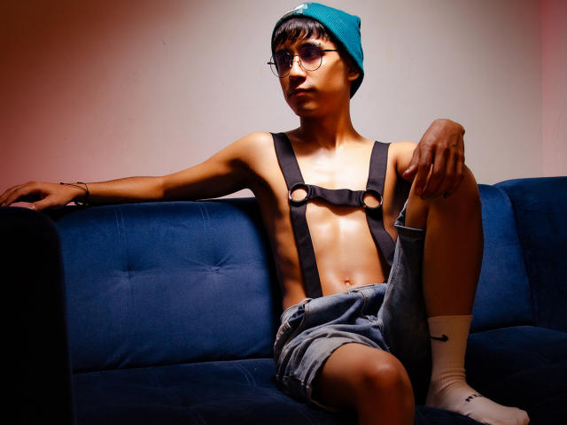 ThaylerJones - Live sex cam - 25983101