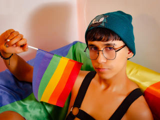 ThaylerJones - сексуальная веб-камера в реальном времени - 25983125