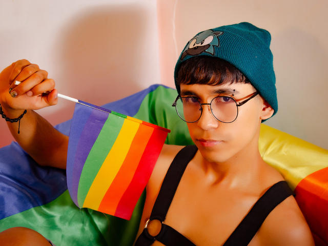 ThaylerJones - Sexe cam en vivo - 25983125