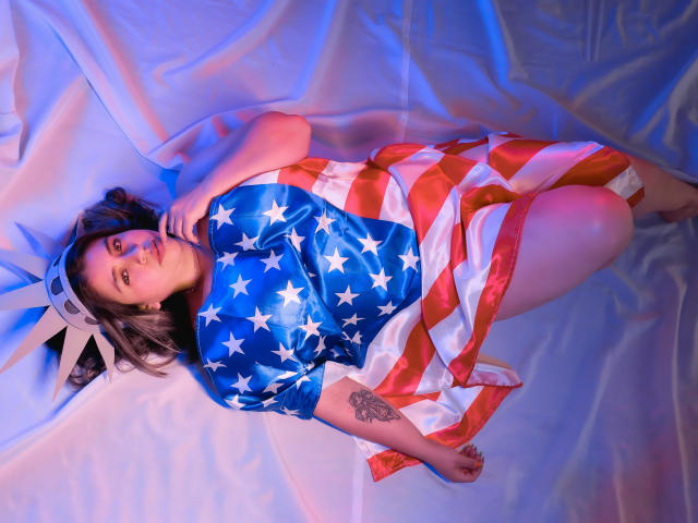 MelindaBoobs - Live Sex Cam - 25984157