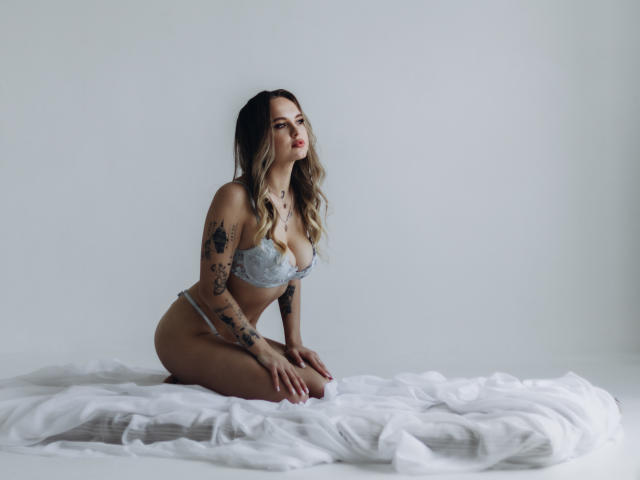 KhaleesiMoon - Sexe cam en vivo - 25994541