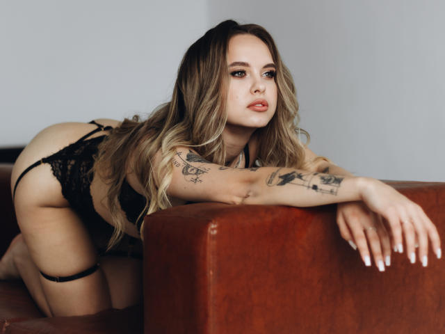 KhaleesiMoon - Live sex cam - 25994637