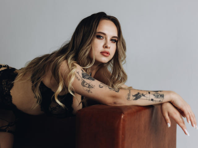 KhaleesiMoon - сексуальная веб-камера в реальном времени - 25994649