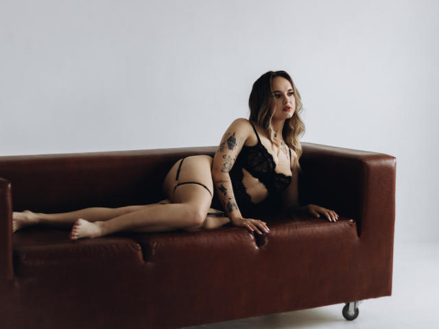 KhaleesiMoon - Live sex cam - 25994673