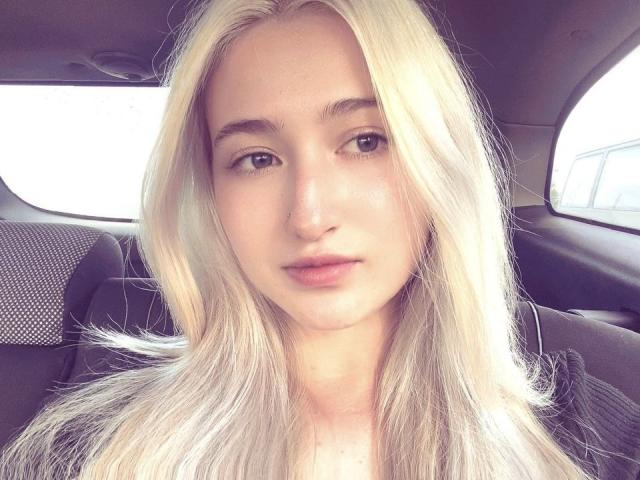 HollyTaillor - Live porn &amp; sex cam - 25996057