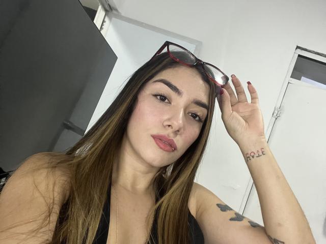 SharonKlart - Live sexe cam - 26000569