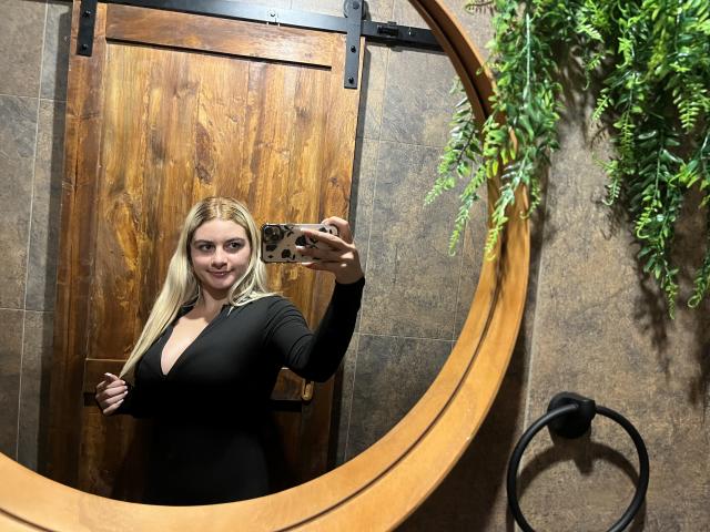 AtheneaRossi - Porno na żywo i seks kamera - 26000645