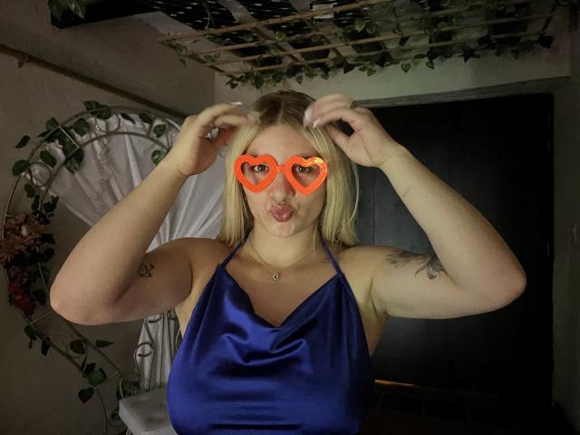 AtheneaRossi - Live sexe cam - 26001605