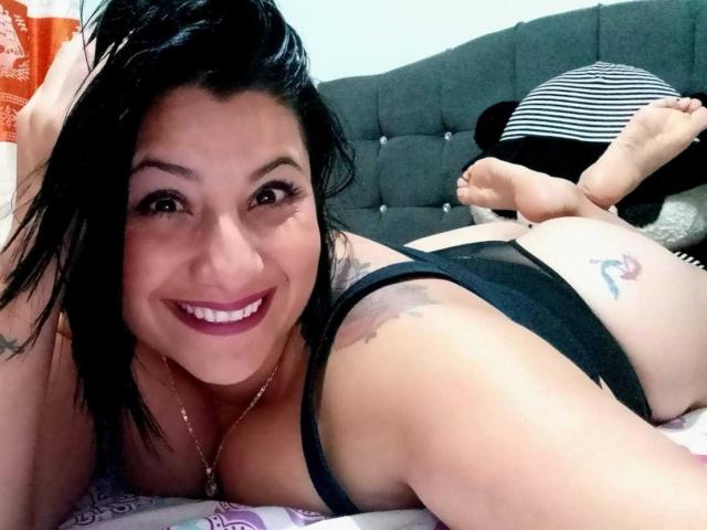 AngeleRoux - Live Sex Cam - 26012249