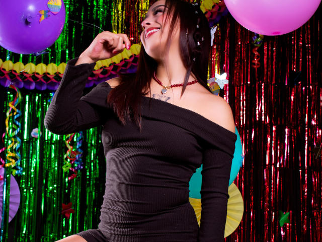 DulcineaRossie - Porno na żywo i seks kamera - 26012617
