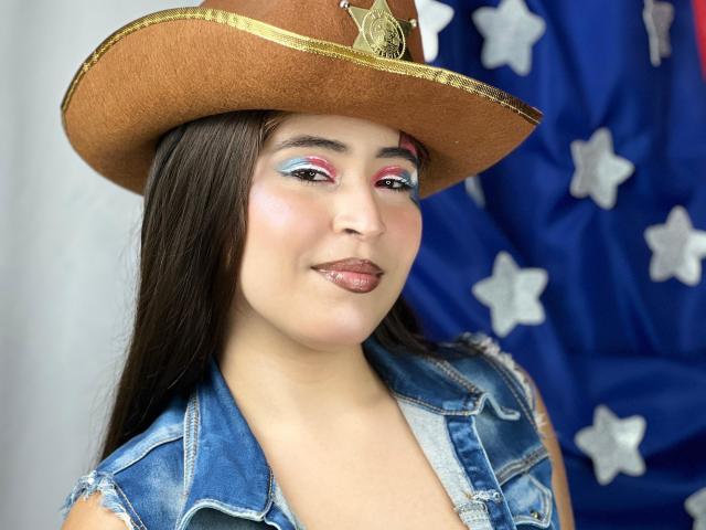 EmiliaSummer - Sexe cam en vivo - 26022453