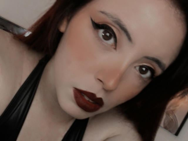 Rosalinnes - сексуальная веб-камера в реальном времени - 26023709