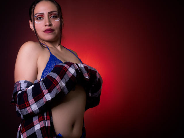 AliceBlackx - Live Sex Cam - 26027577