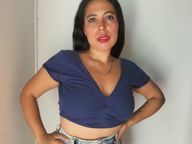 NikkieMilky - Live sex cam - 26030937