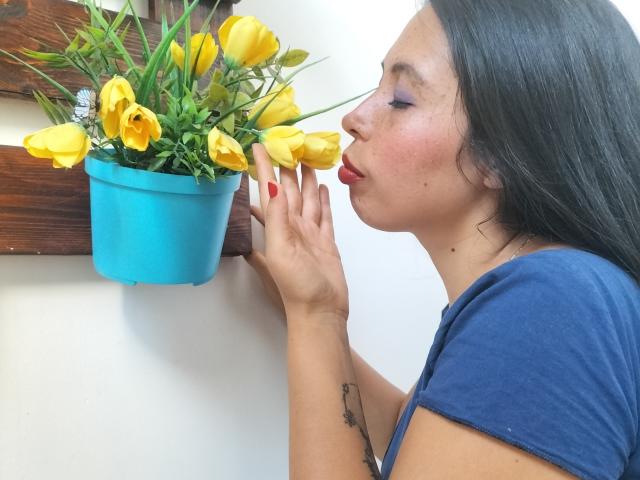 NikkieMilky - Camera khiêu dâm &amp; quyến rũ trực tiếp - 26031277